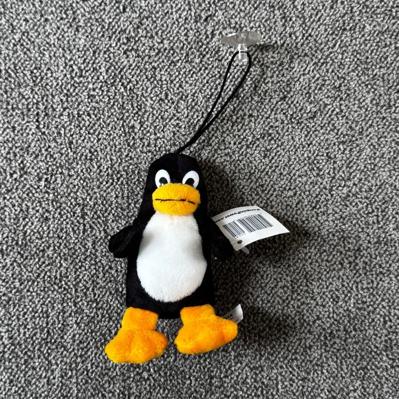 Linux Tux the Penguin Plush Mascot Toy on Lanyard New with Tags - Picture 2 of 3